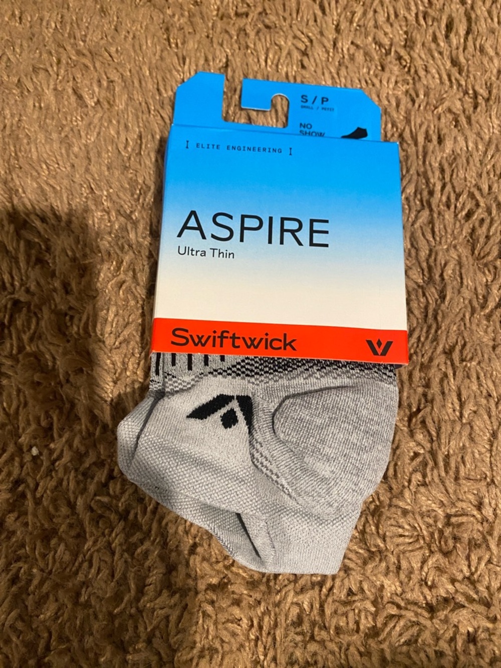 Aspire Swiftwick No-Show Socks - Light Gray